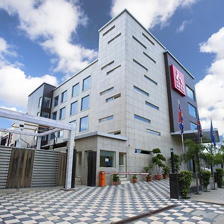 Inde Hotel Chattarpur New Delhi Ngoại thất bức ảnh