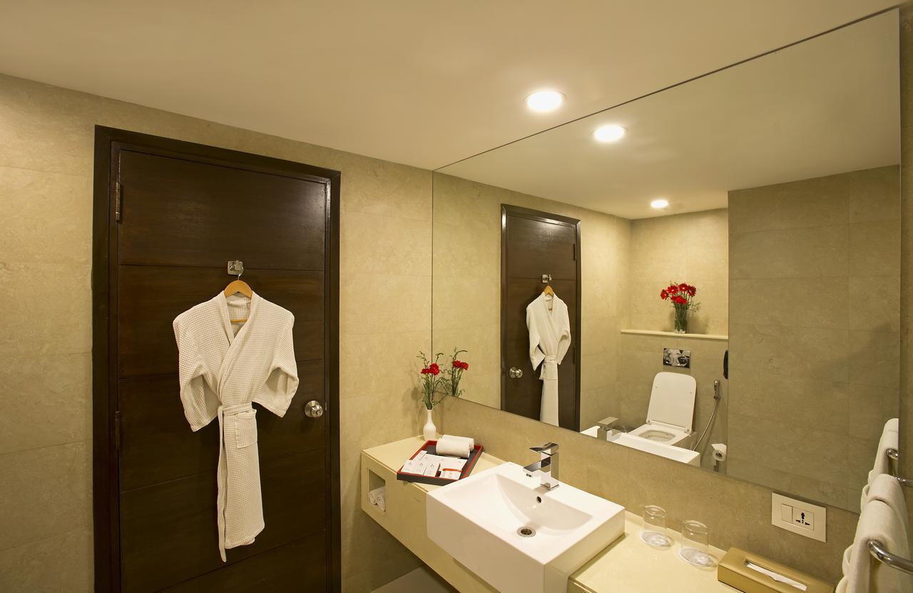 Inde Hotel Chattarpur New Delhi Ngoại thất bức ảnh